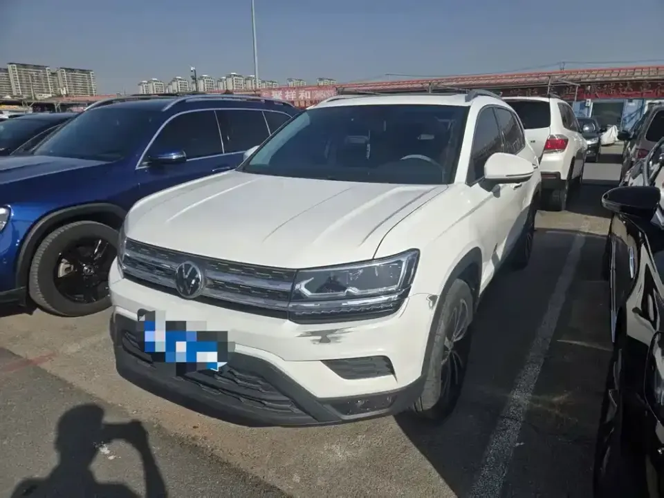 Volkswagen Tharu