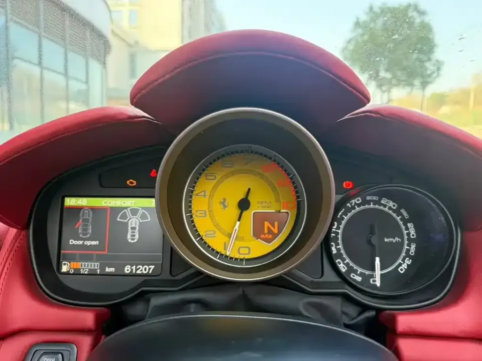 Ferrari California T