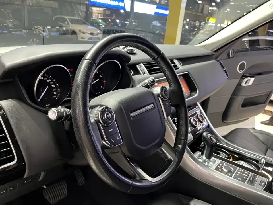 Land Rover Sport