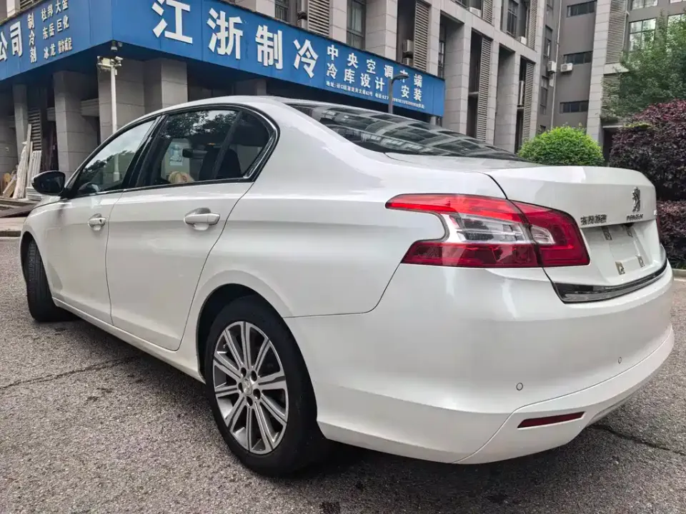 Peugeot 408