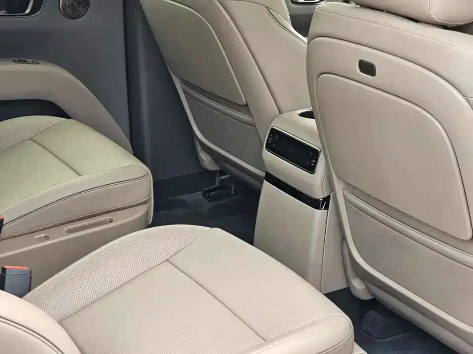 Li Li i8
