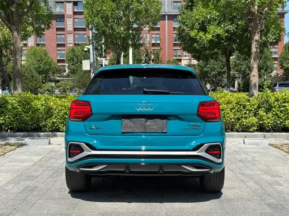 Audi Q2L