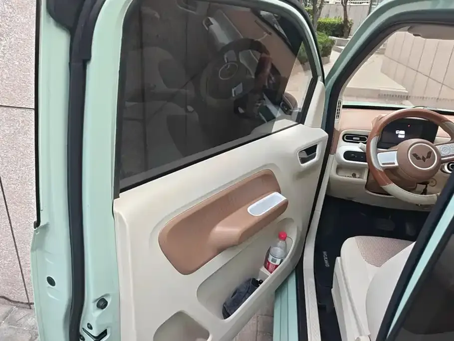 Wuling MINIEV