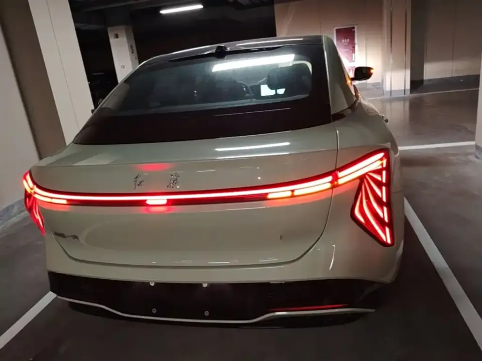 Hongqi Hongqi EH7