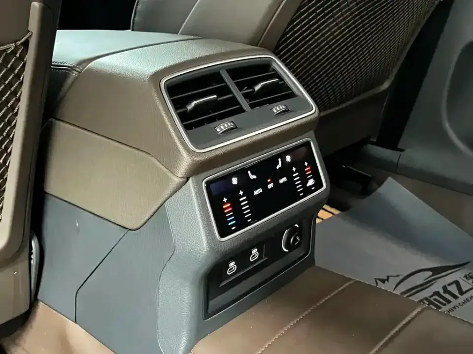 Audi A7L