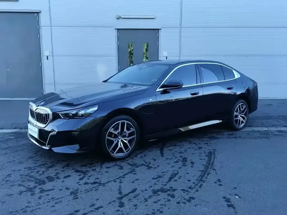 BMW i5