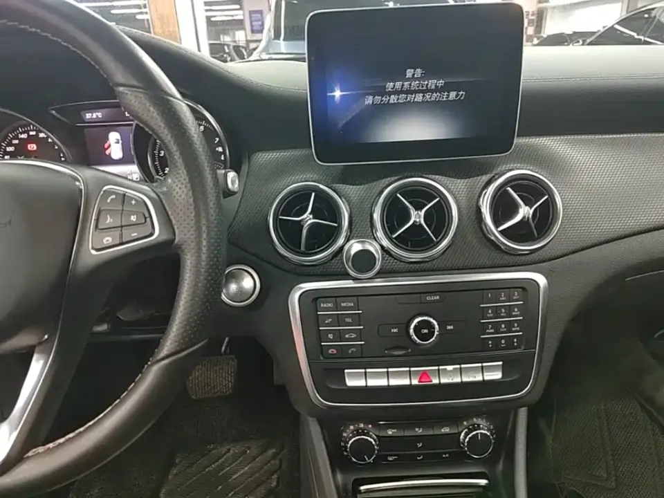 Mercedes-Benz GLA