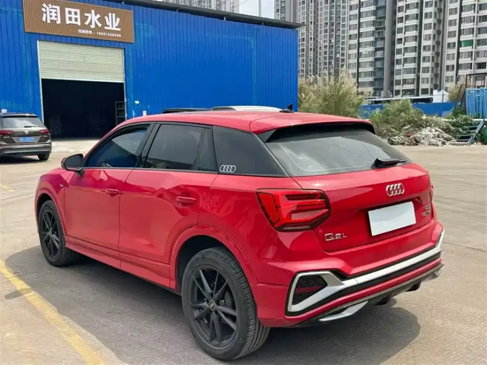 Audi Q2L