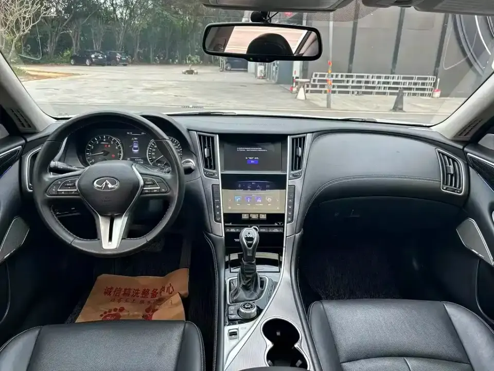 Infiniti Q50L