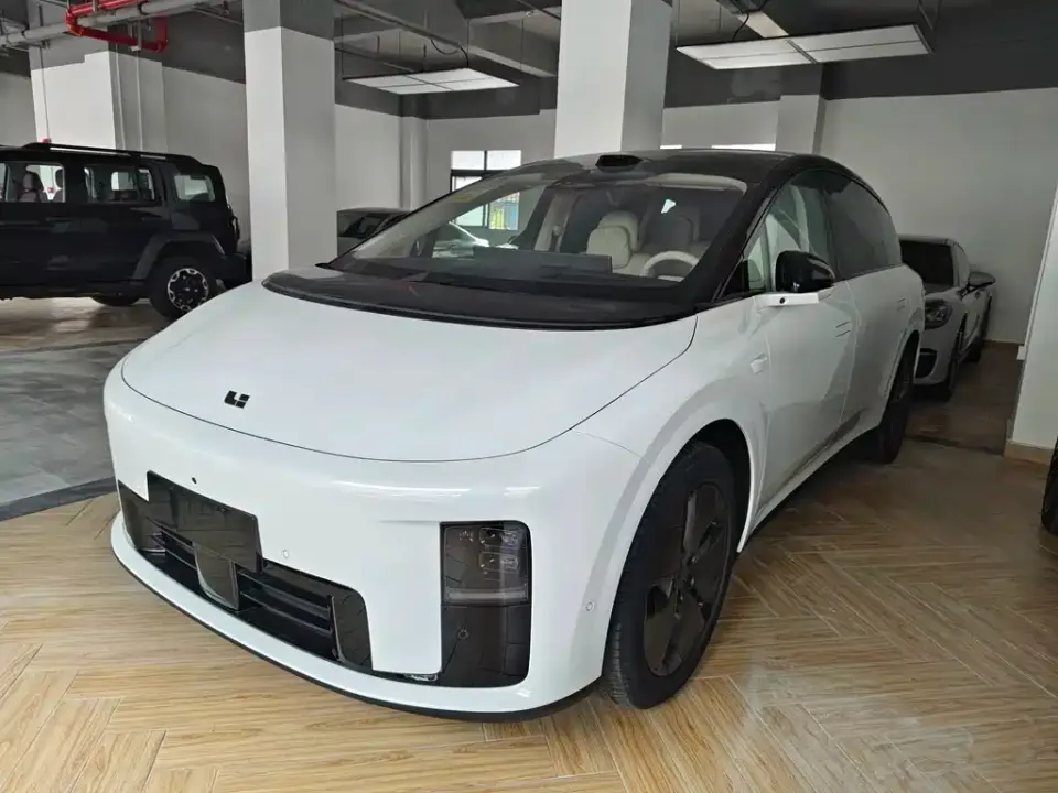 Li Li i8