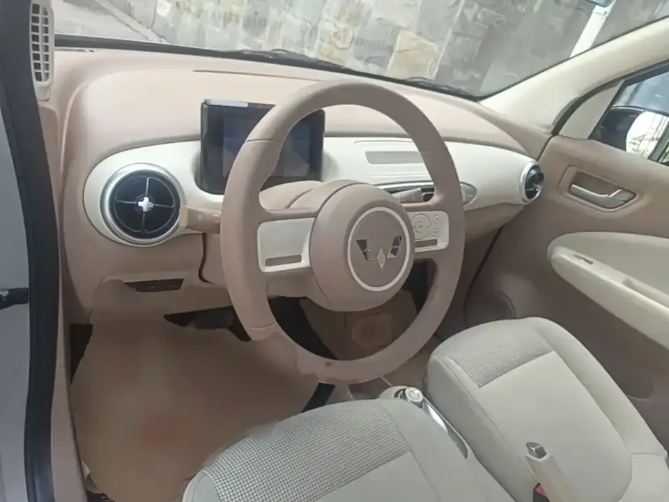 Wuling MINIEV