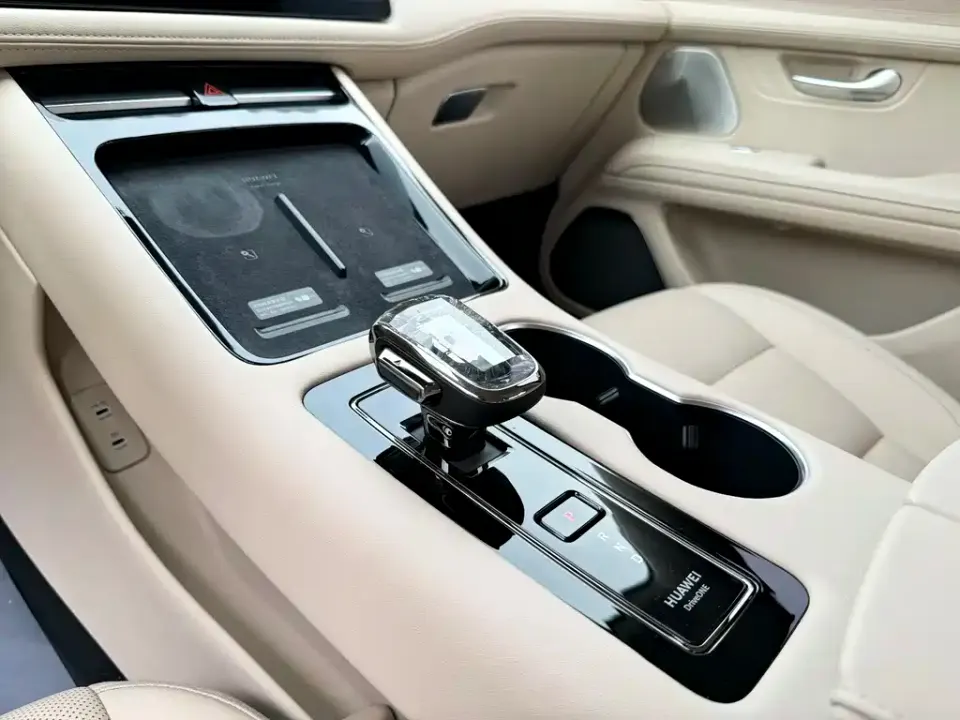 AITO AITO M5