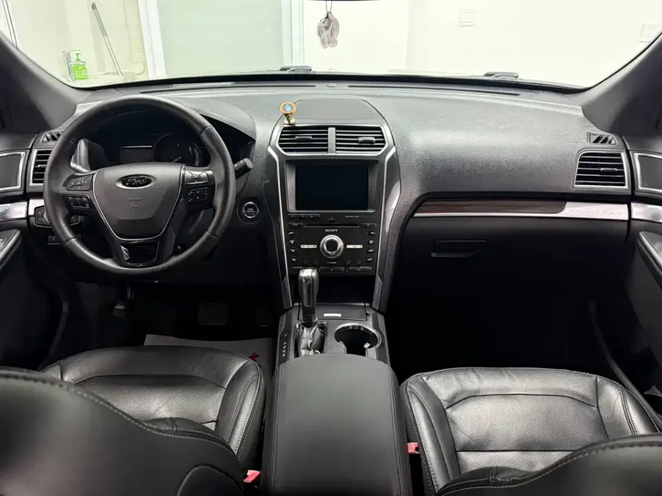 Ford Explorer (Import)