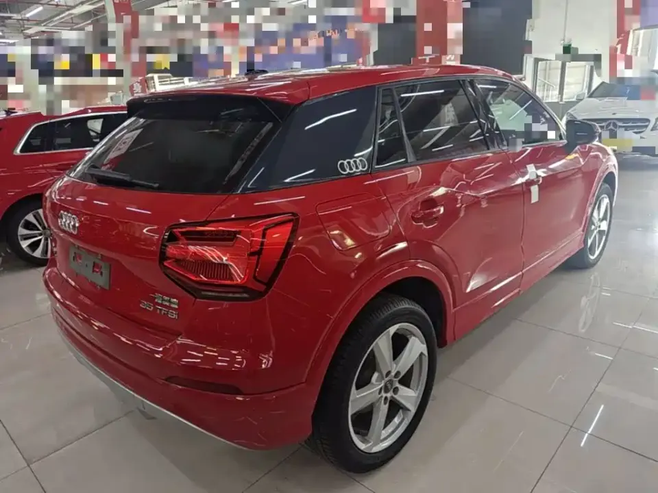 Audi Q2L
