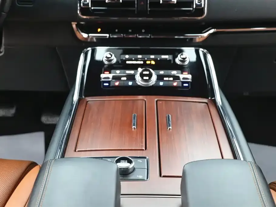 Lincoln Navigator
