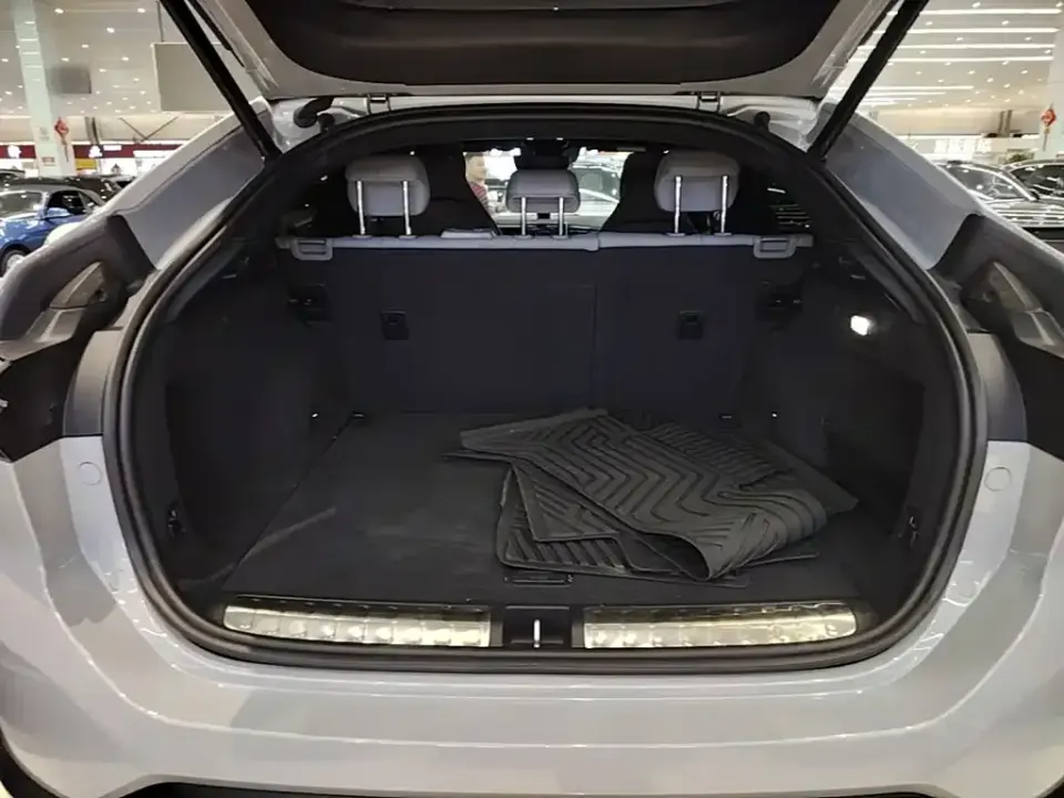 Nio EC6