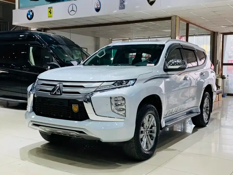 Mitsubishi Pajero Sport (Import)