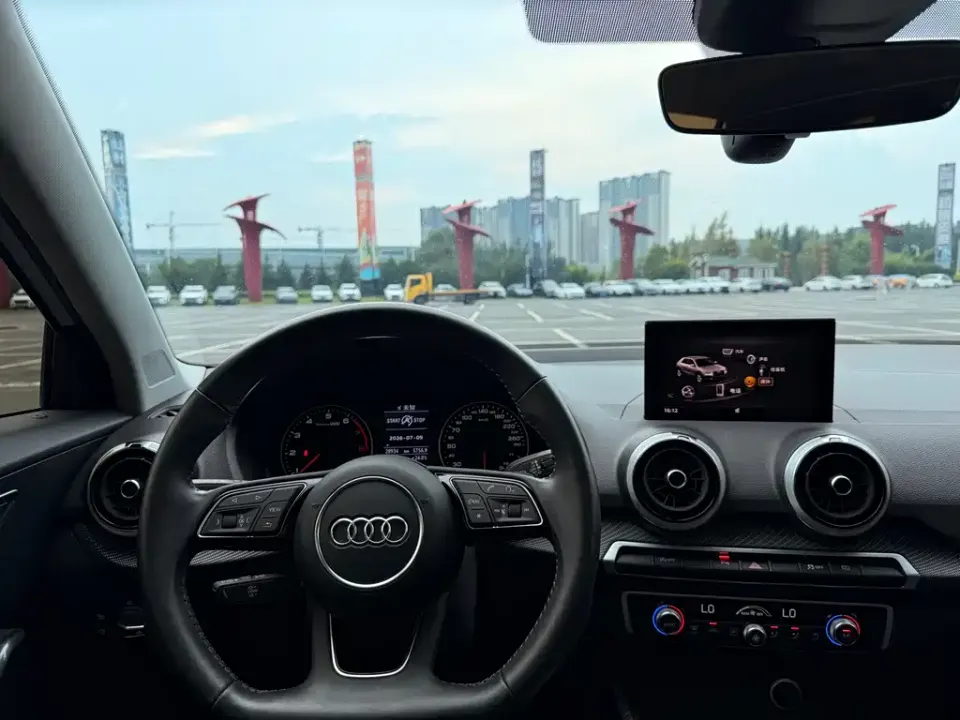 Audi Q2L