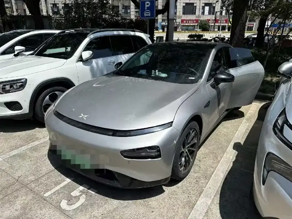 Xpeng P7
