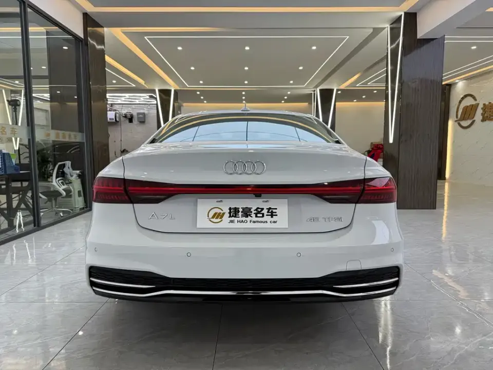 Audi A7L