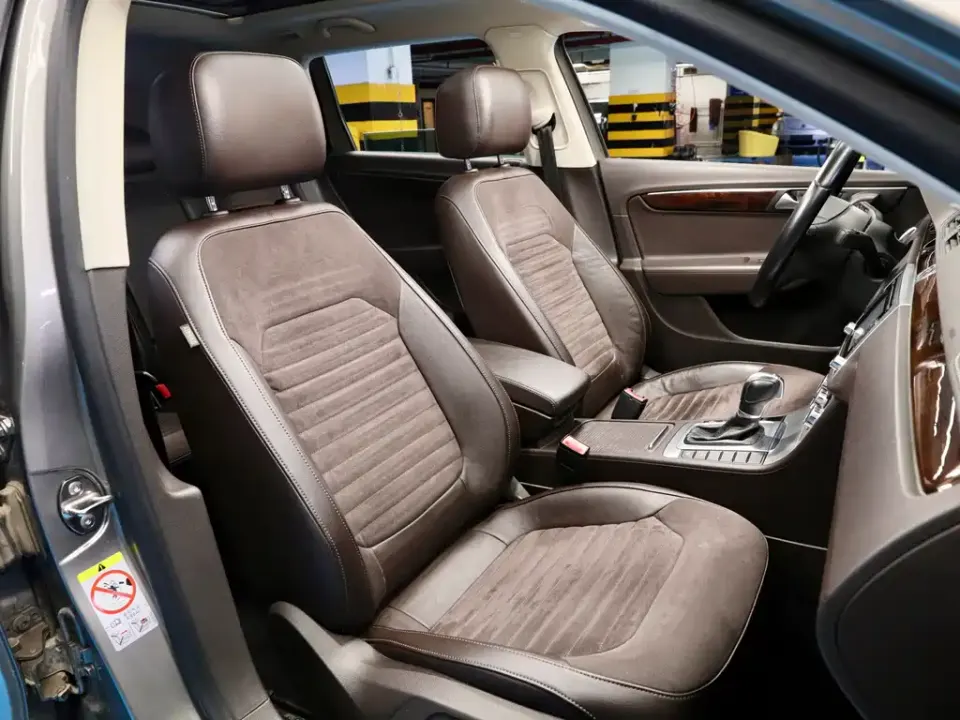 Volkswagen Magotan (Import)