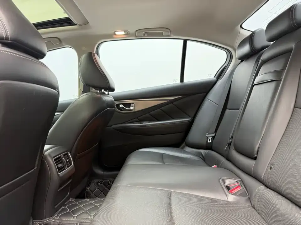 Infiniti Q50L