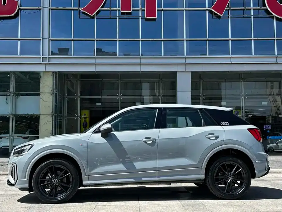 Audi Q2L
