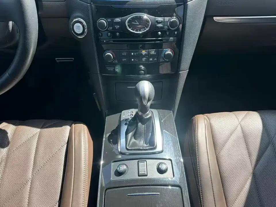 Infiniti QX70