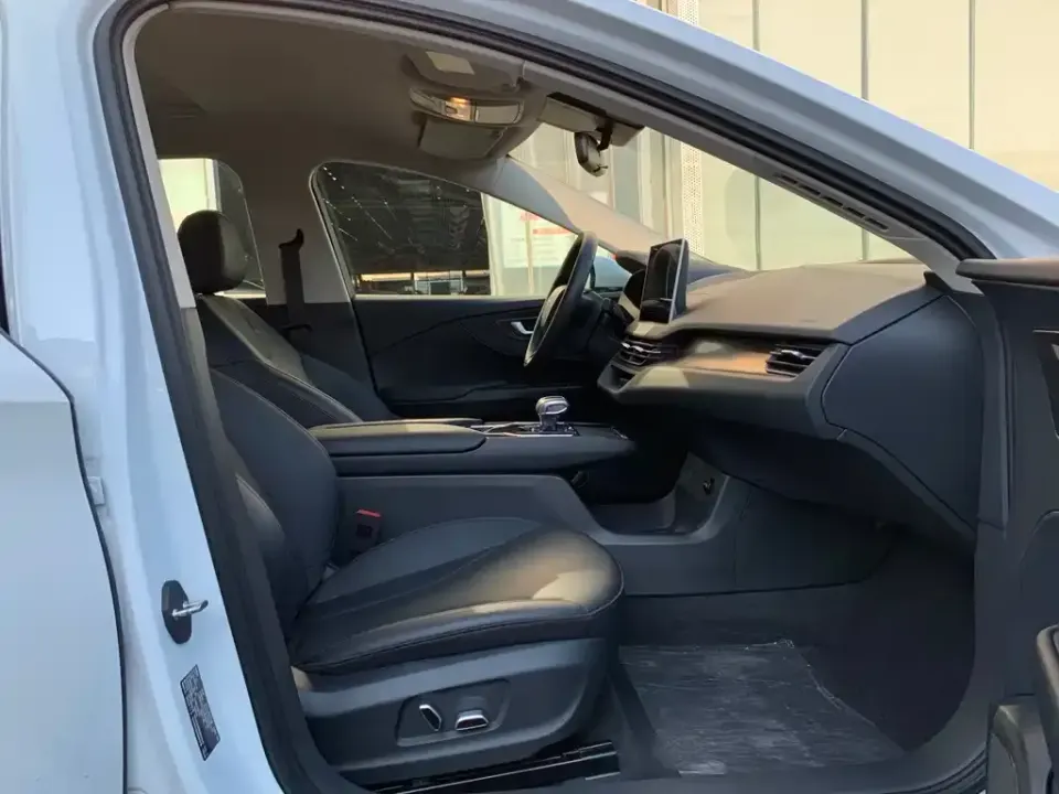 Hongqi Hongqi E-QM5