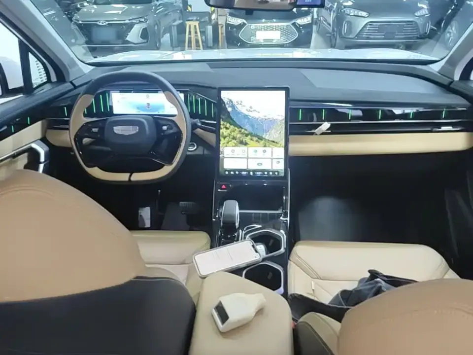 Geely Boyue L