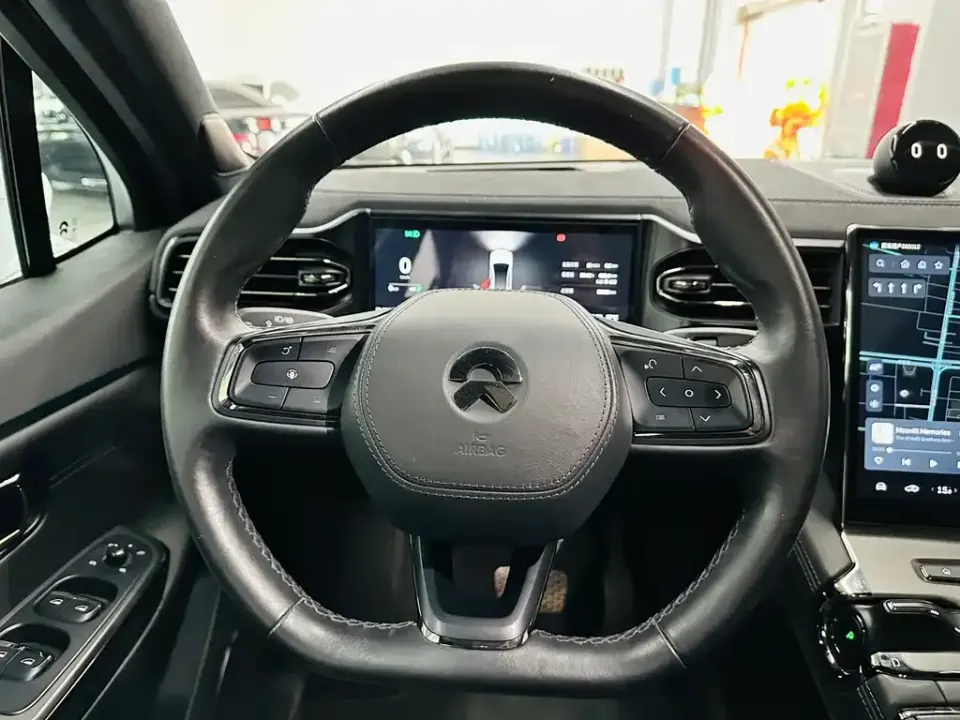 Nio EC6