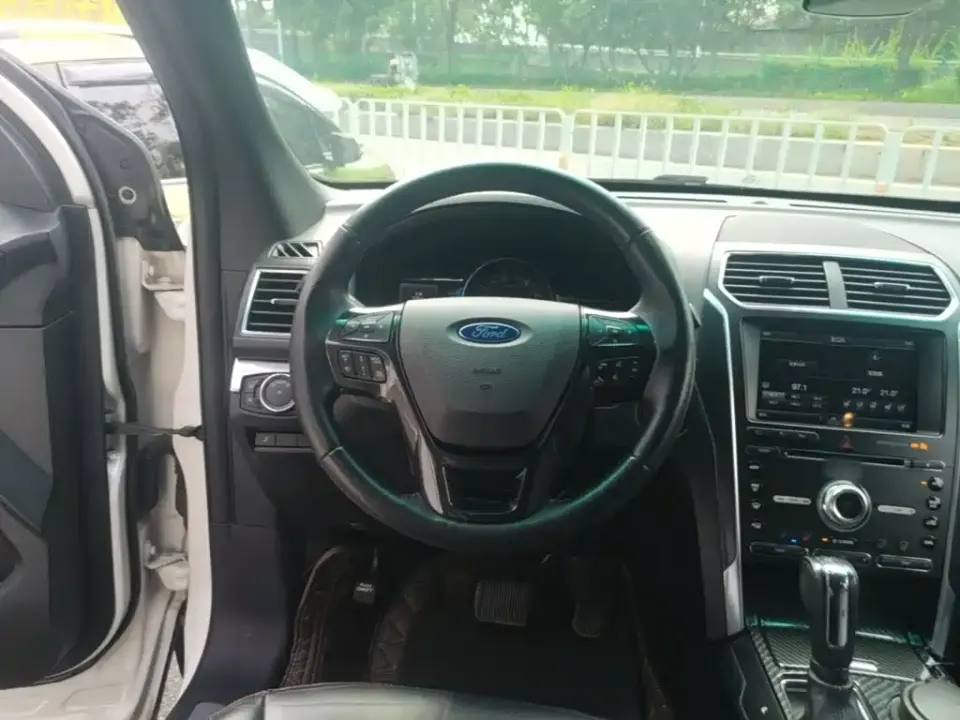 Ford Explorer (Import)