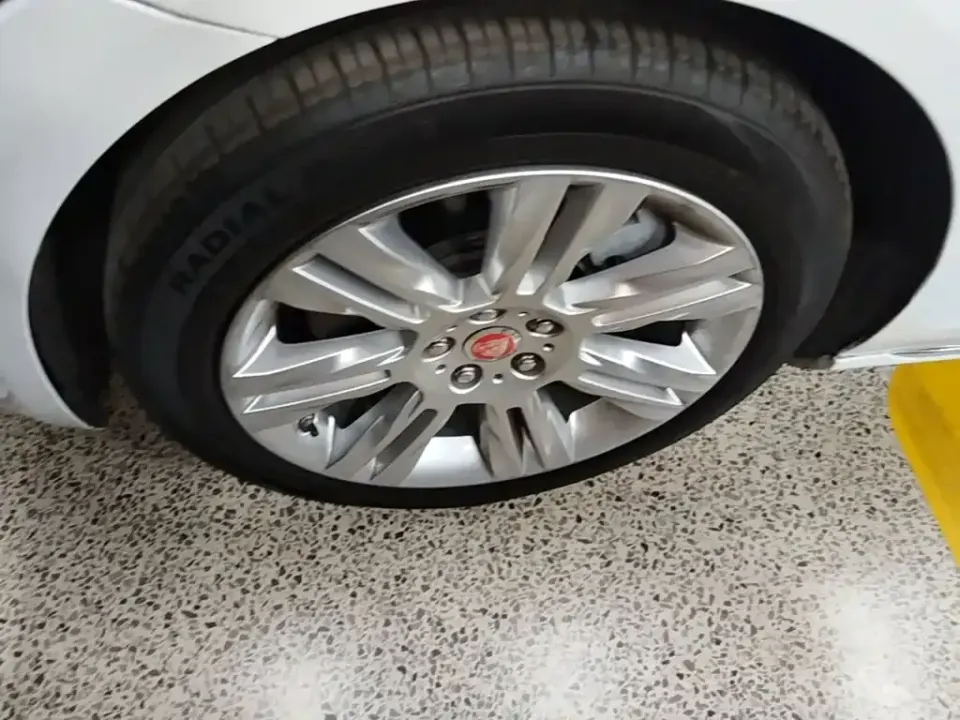 Jaguar XFL