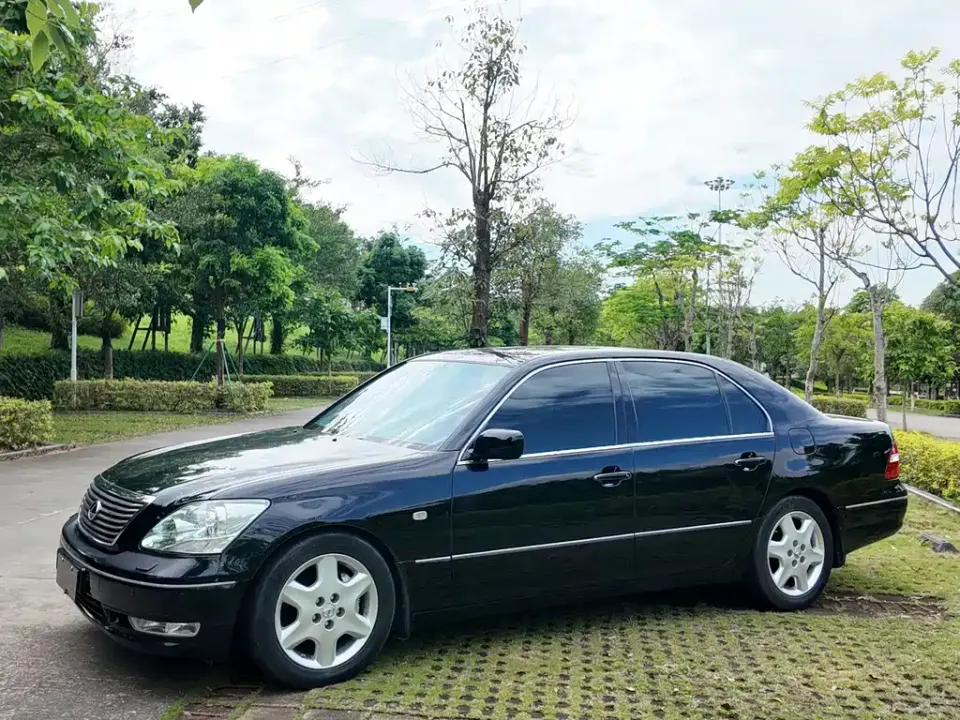 Lexus LS