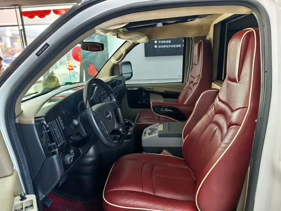 GMC Savana