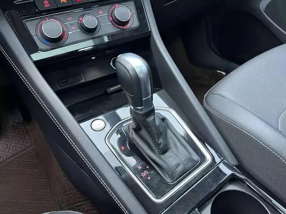 Jetta VS5