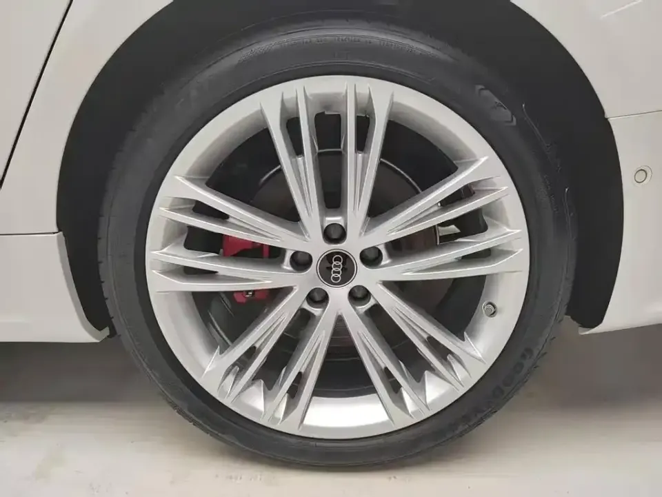 Audi A7L