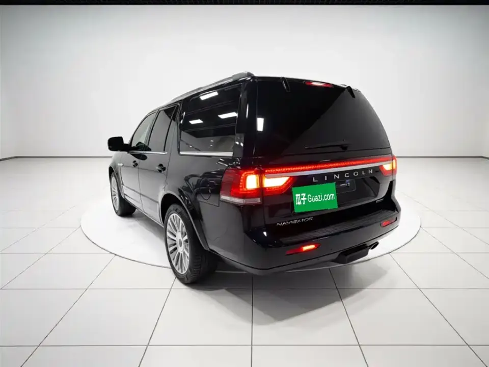 Lincoln Navigator