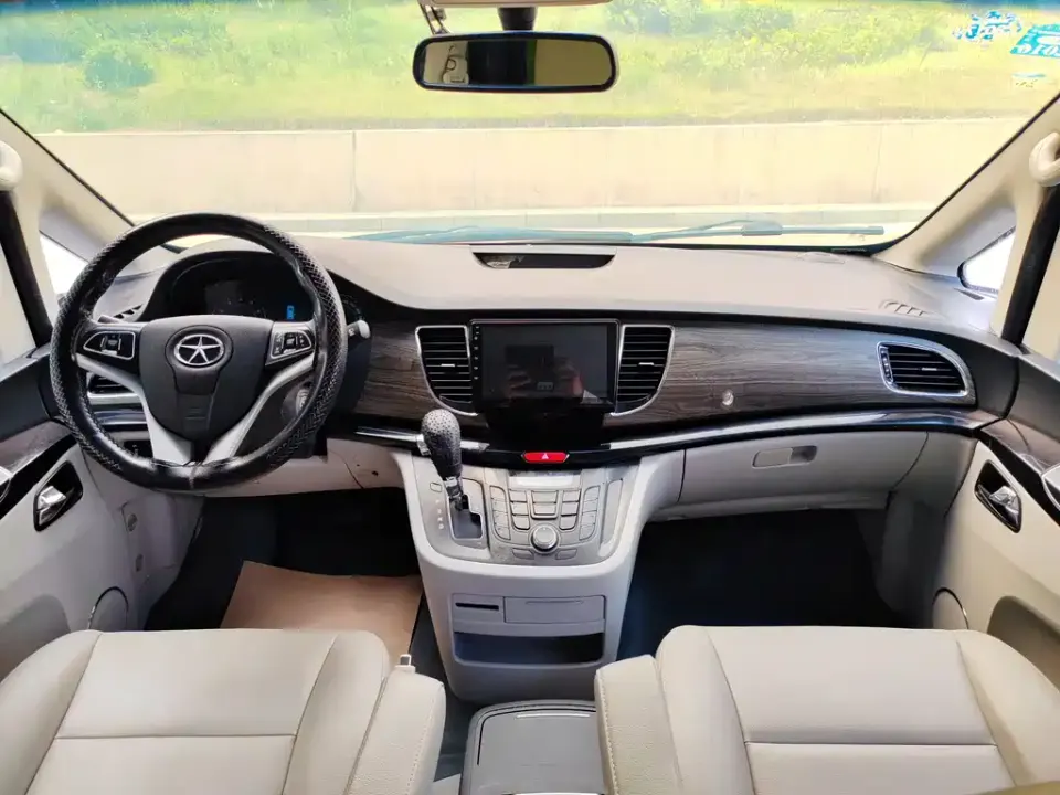 JAC Refine M5