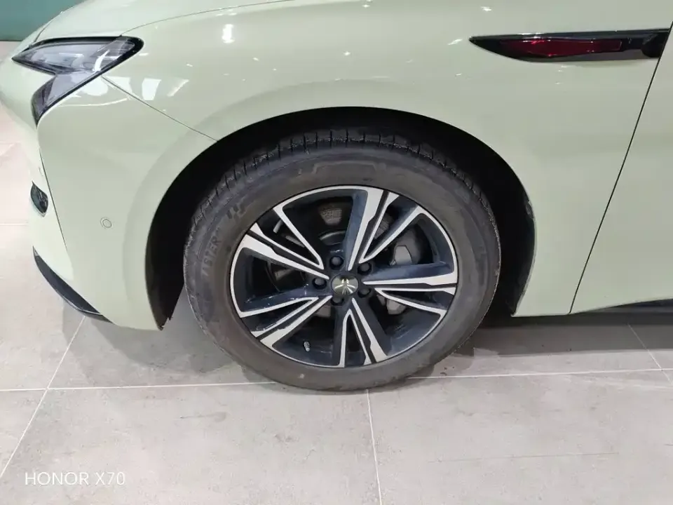Hongqi Hongqi EH7