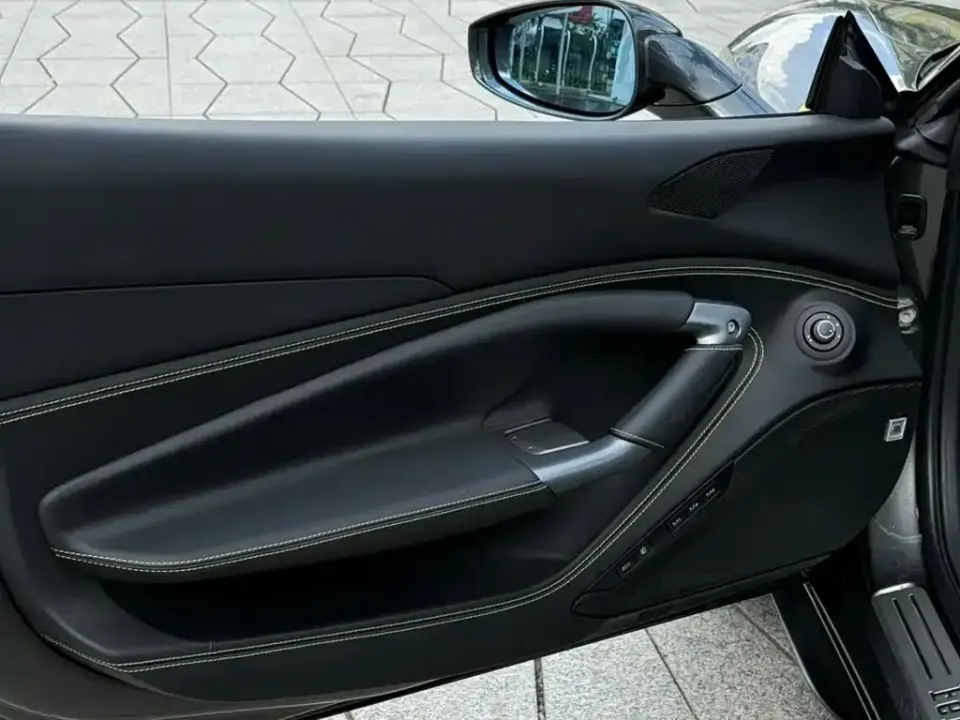 Ferrari F8