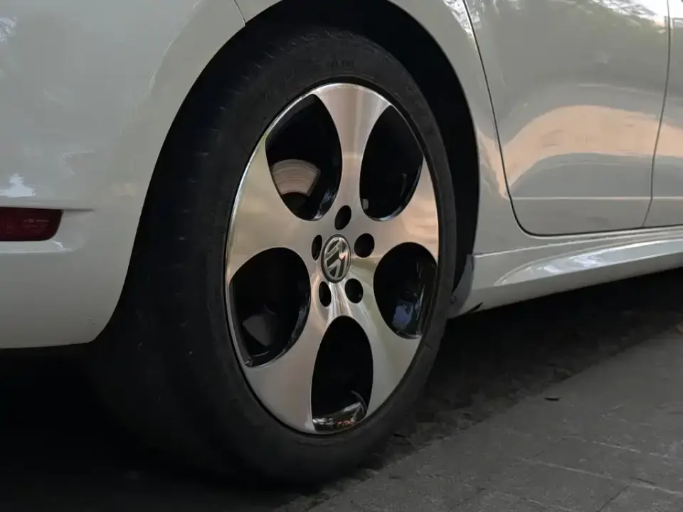 Volkswagen Golf GTI