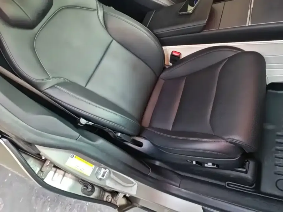 Tesla Model Y L