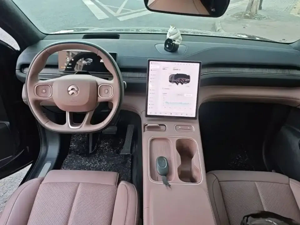 Nio EC6