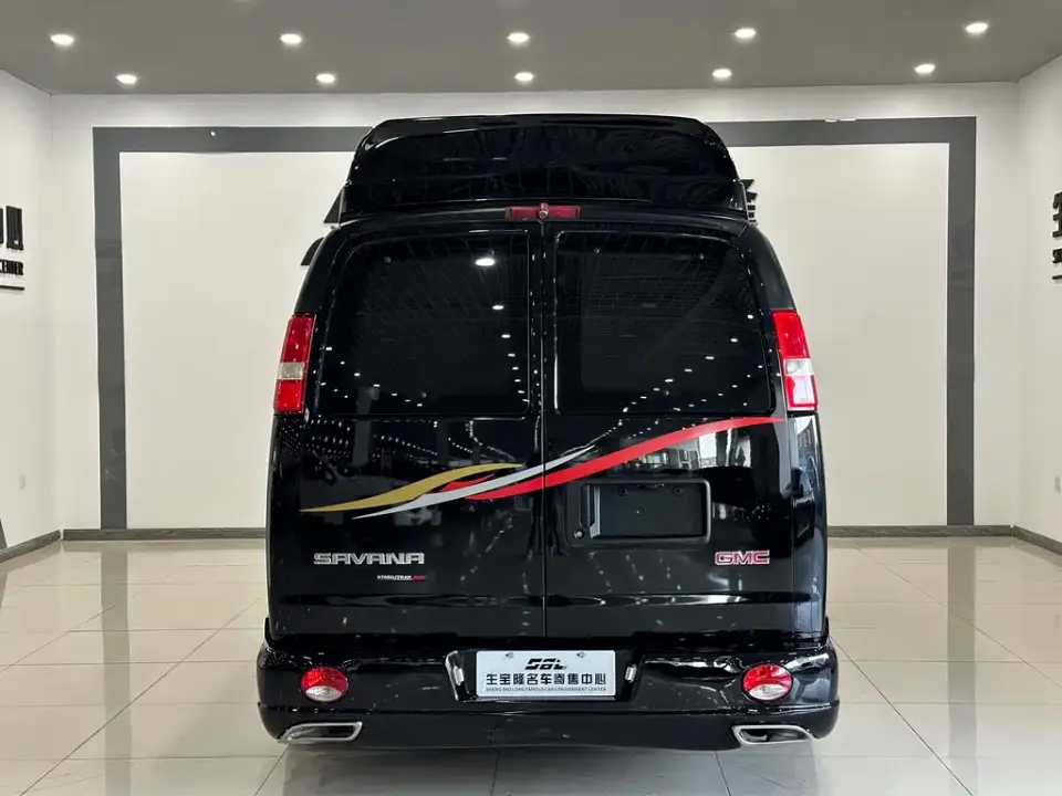 GMC Savana