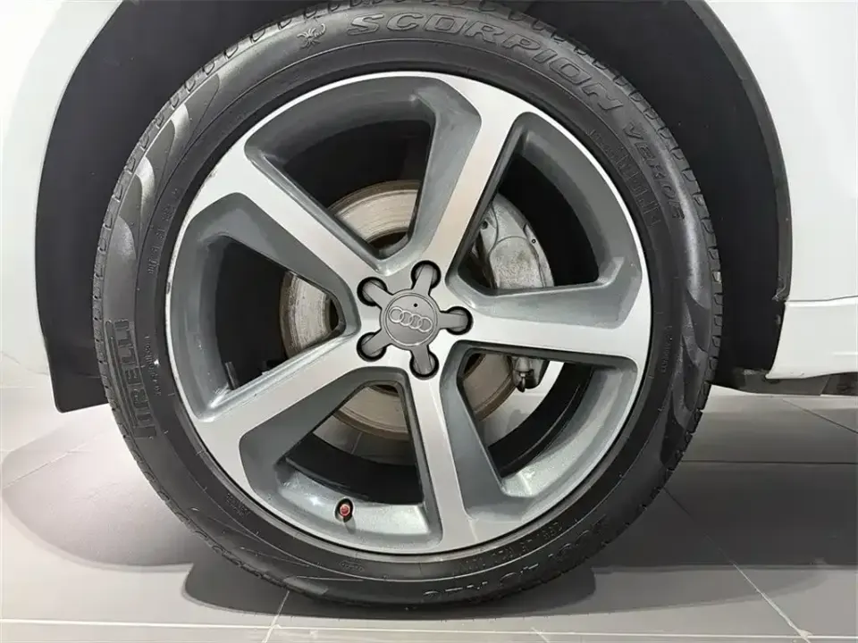 Audi Q5 (Import)