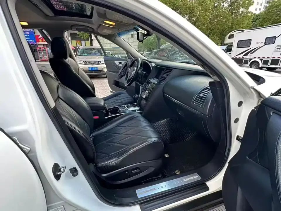 Infiniti FX