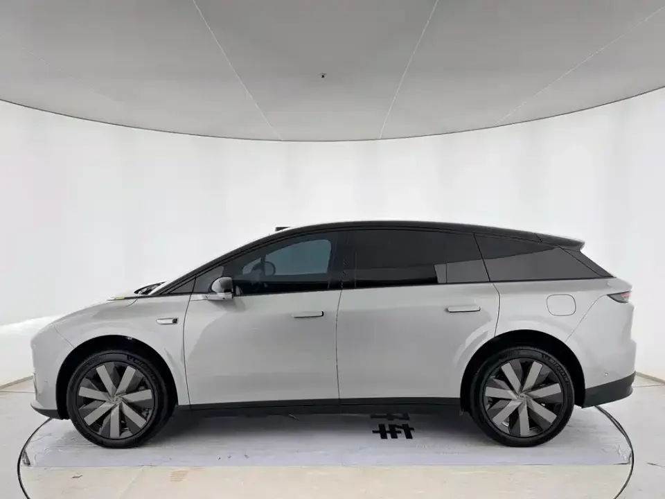 Li Li i6