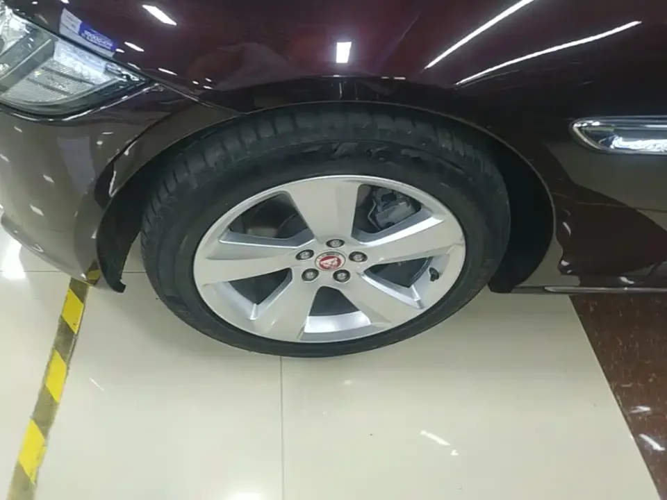 Jaguar XFL