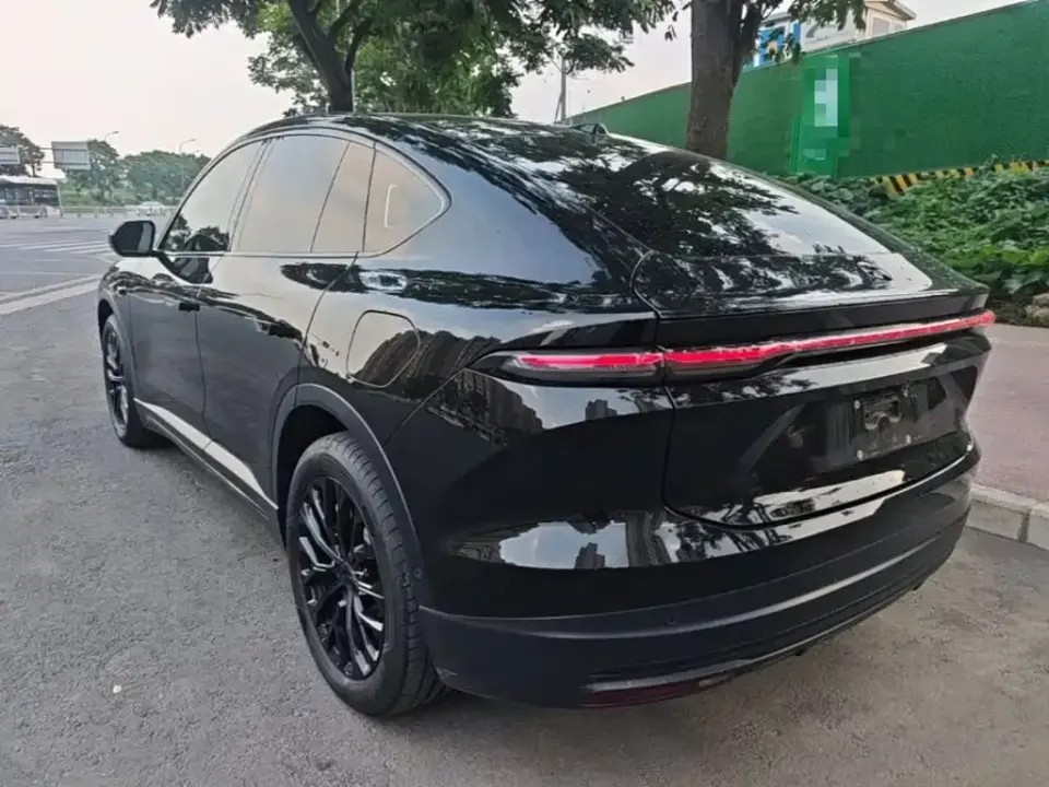 Nio EC6